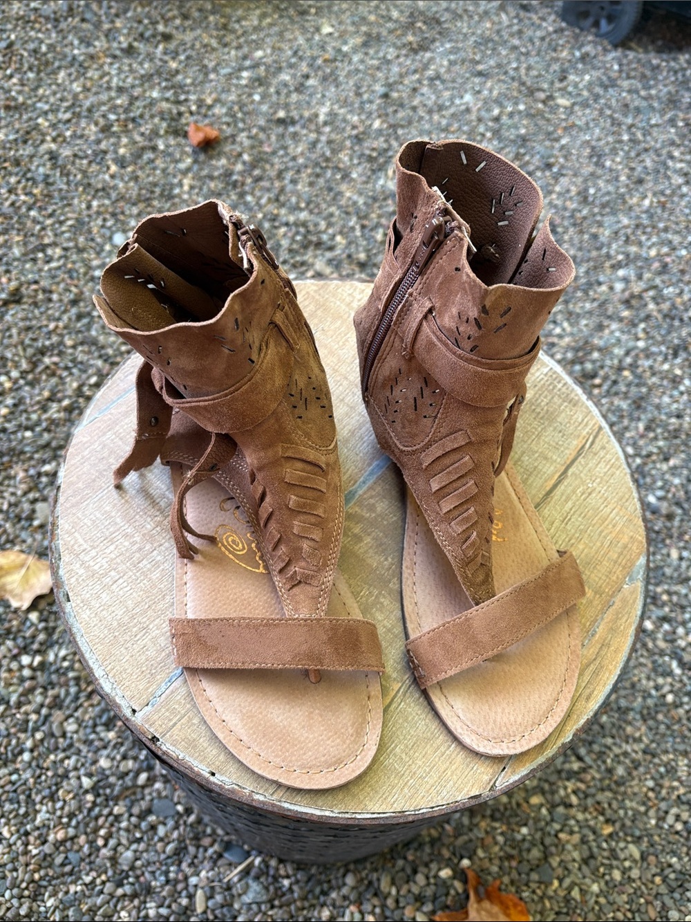 Naughty Monkey 9.5 Brown Suede Gladiator Ankle Sandals